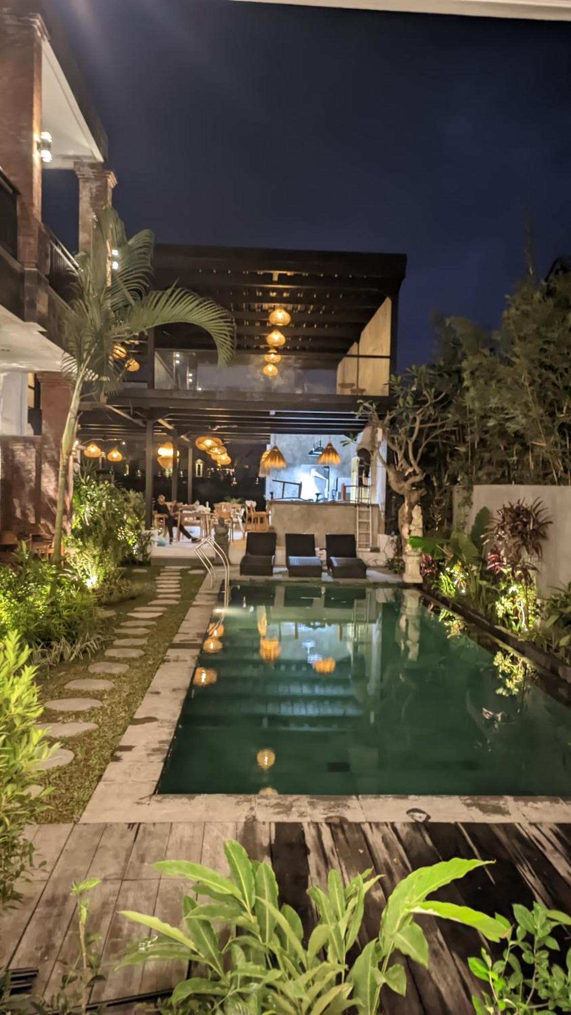 Sujiwa Ubud Hotel & Villa Extérieur photo