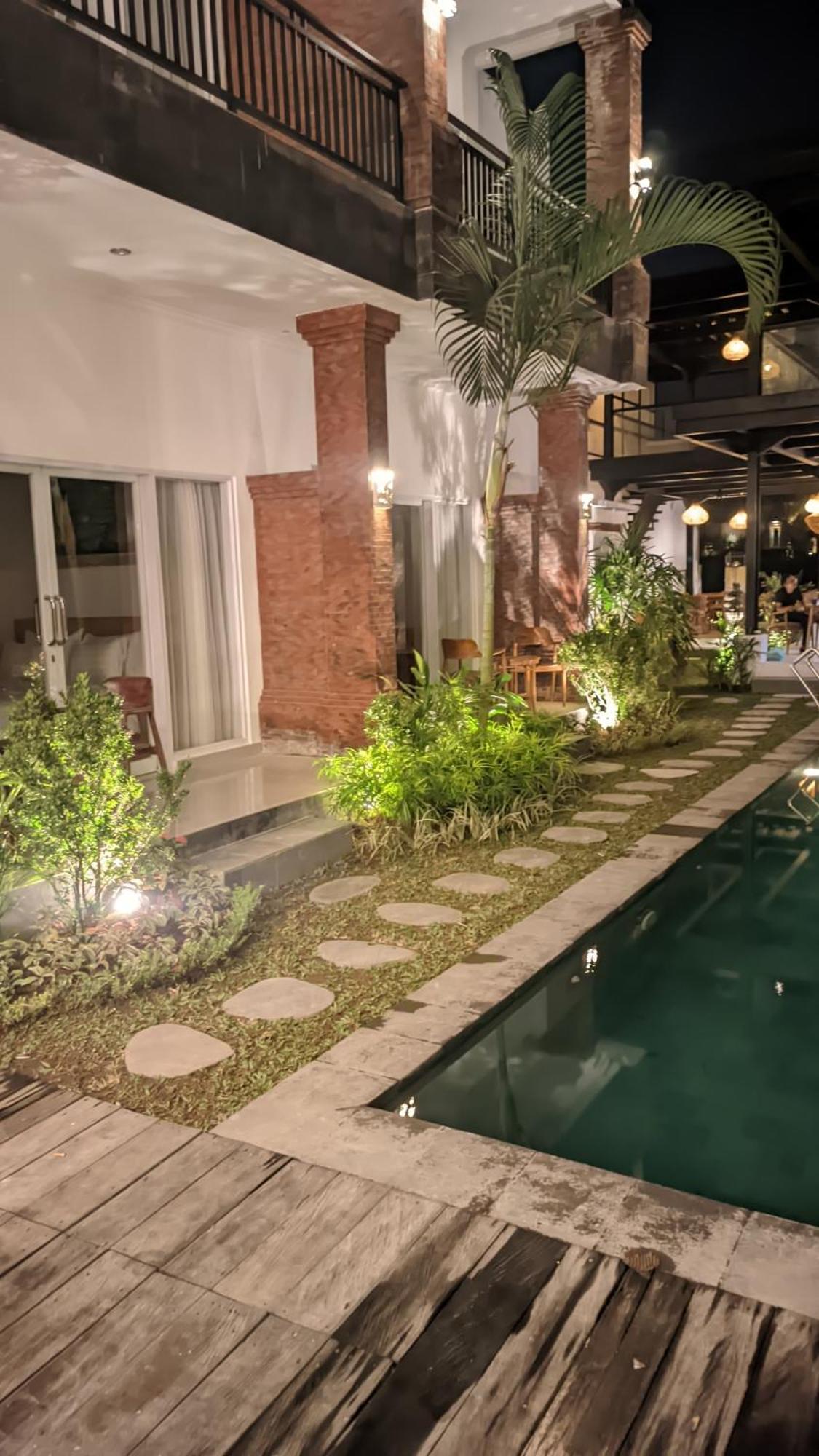 Sujiwa Ubud Hotel & Villa Extérieur photo